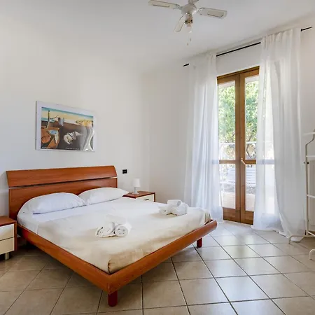 Elisa's - With Garden Villa *