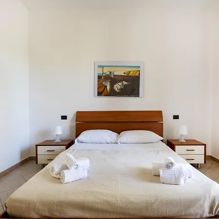 Elisa's - With Garden Villa *